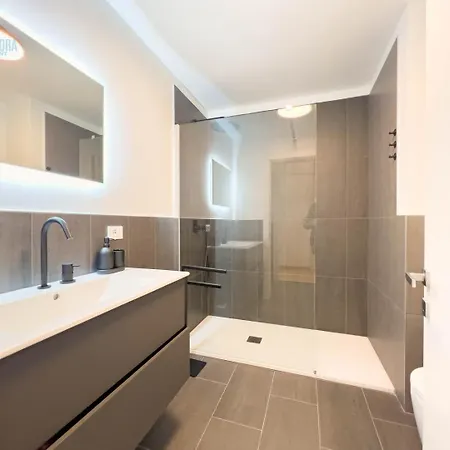 Appartement Blue Palace 5d Tirabora Short Rent, Con Parcheggio Privato *