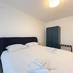 Blue Palace 5d Tirabora Short Rent, Con Parcheggio Privato شقة *