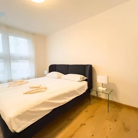 شقة Blue Palace 5d Tirabora Short Rent, Con Parcheggio Privato ترييستي