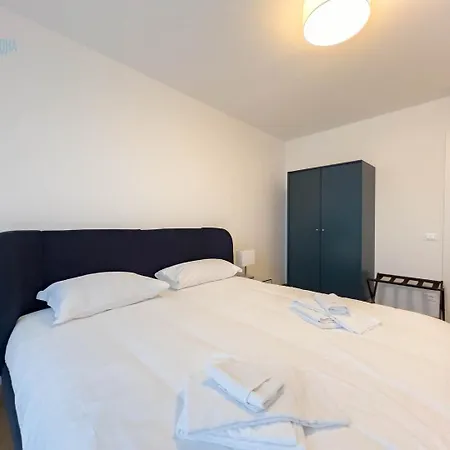 Blue Palace 5d Tirabora Short Rent, Con Parcheggio Privato شقة *